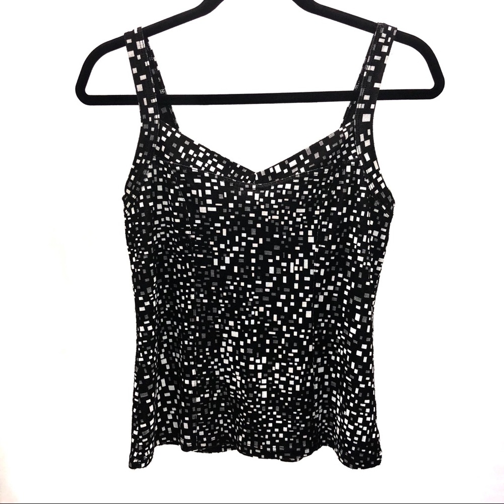 White House Black Market geometric print tank top